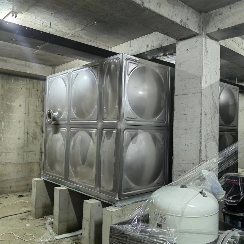 廊坊市荣盛首府项目不锈钢给水水箱安装完成